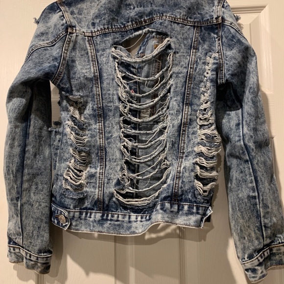 DAZL Jean Jacket - Picture 2 of 10
